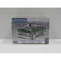 1:25 1965 Chevy Stepside Pickup 2 in 1