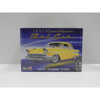 1:25 1957 Chevrolet Bel Air 2 in 1