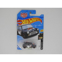 1:64 Morris Mini "Magnus Walker" - Hot Wheels Long Card