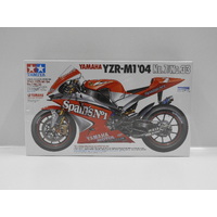 1:12 Yamaha YZR-M1 '04