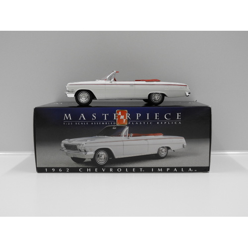 1:25 1962 Chevrolet Impala - Assembled Plastic Replica