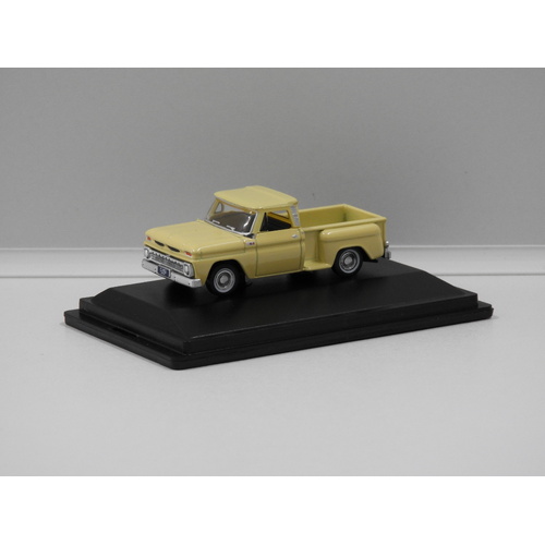 1:87 1965 Chevrolet Stepside Pickup (Yellow)