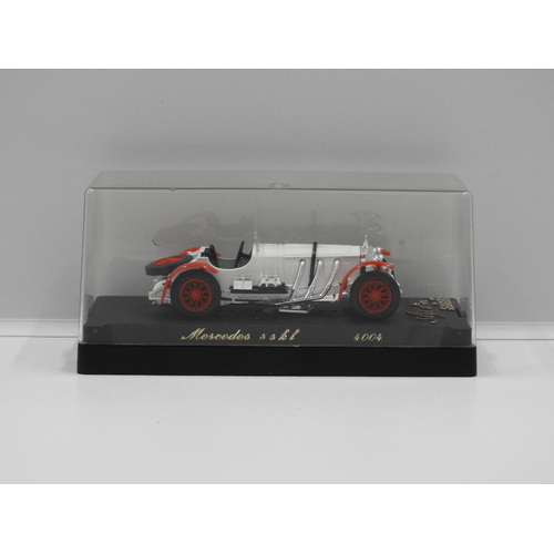 1:43 Mercedes SSKL (White/Red)