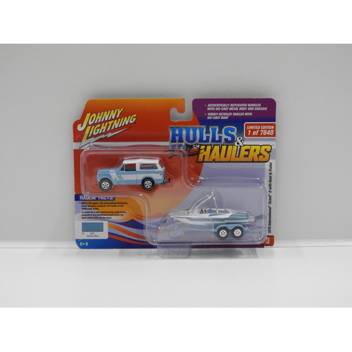 1:64 1979 International Scout ll with Boat & Trailer - Johnny Lightning "Hulls & Haulers"