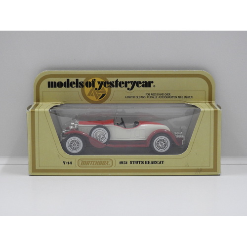 1:43 1931 Stutz Bearcat (Red/Cream)