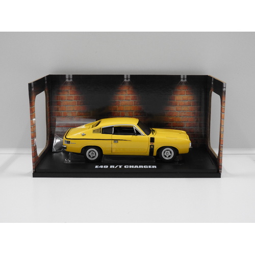 1:32 Chrysler E49 R/T Charger (Yellow)