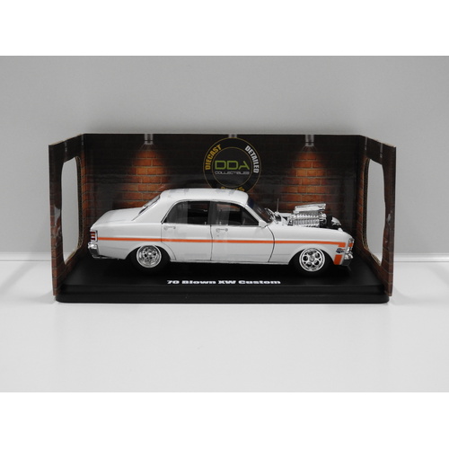 1:24 1970 Ford XW GTHO Custom Slammed & Supercharged (White/Orange Stripe)