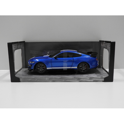 1:18 2020 Ford Shelby GT500 (Blue/White Stripes)