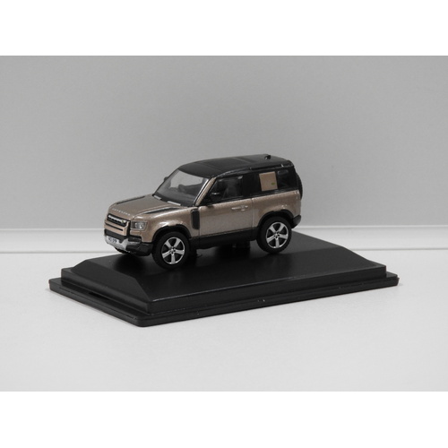 1:76 Land Rover Defender 90 (Godwana Stone)